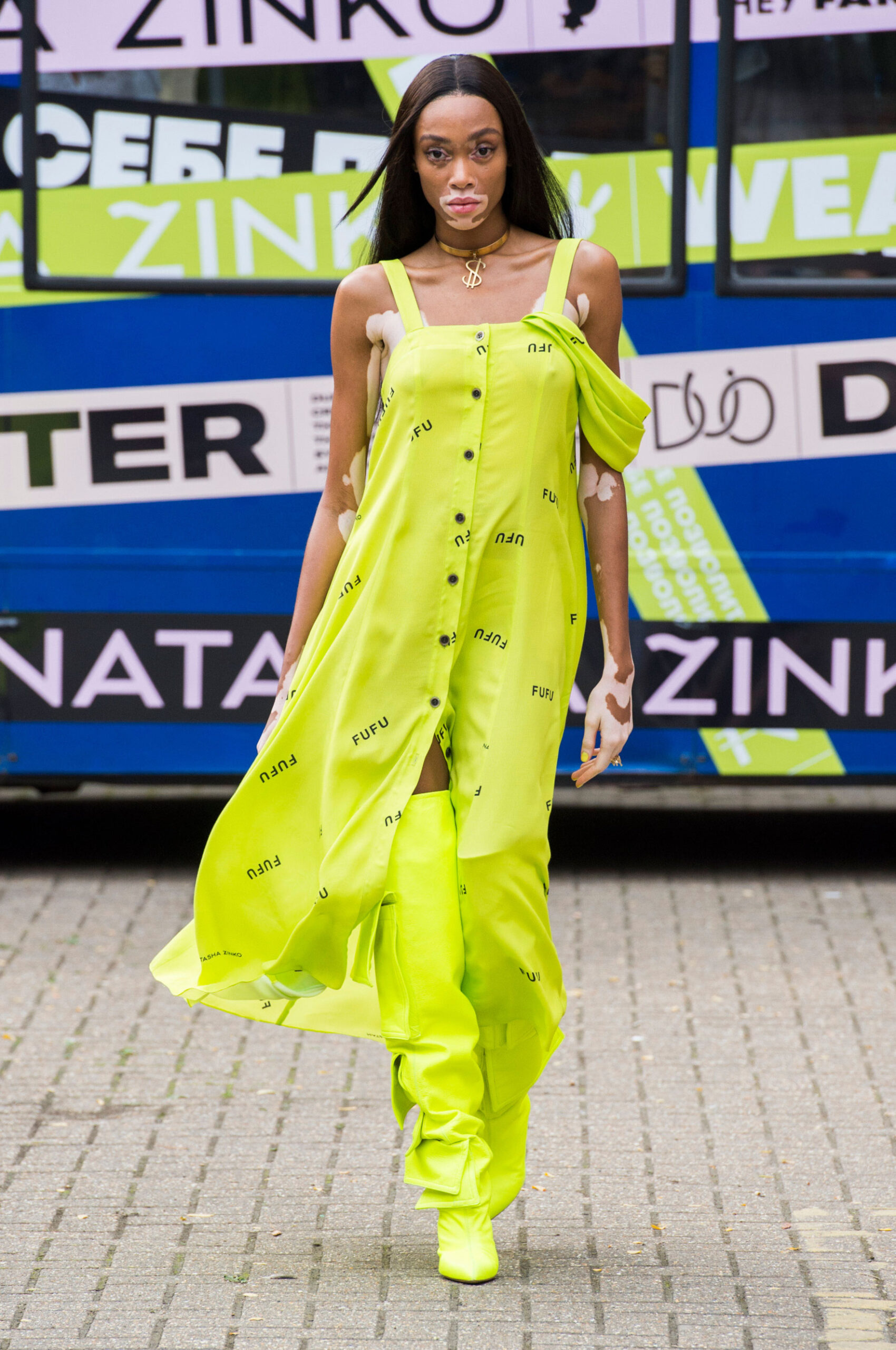 outfit thể thao của Winnie Harlow 0023
