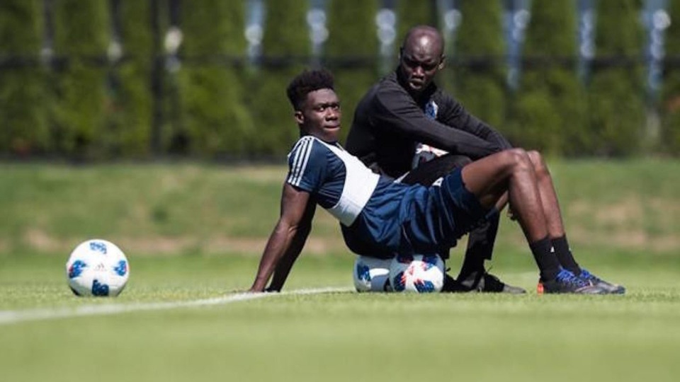 thời trang Alphonso Davies 0013