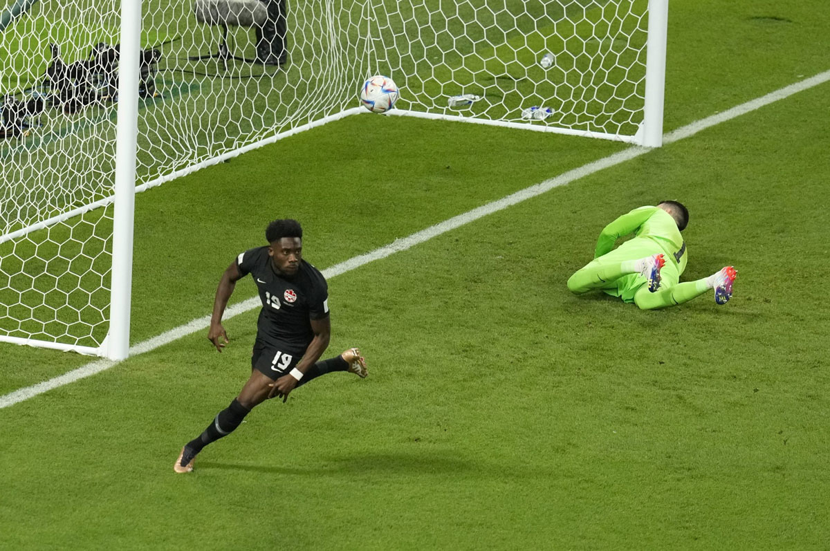 thời trang Alphonso Davies 0029