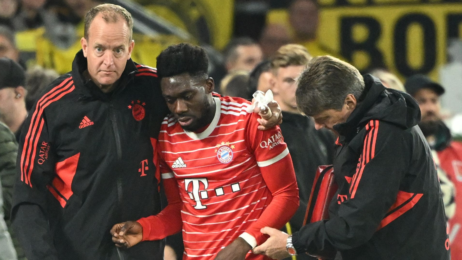 thời trang Alphonso Davies 0042