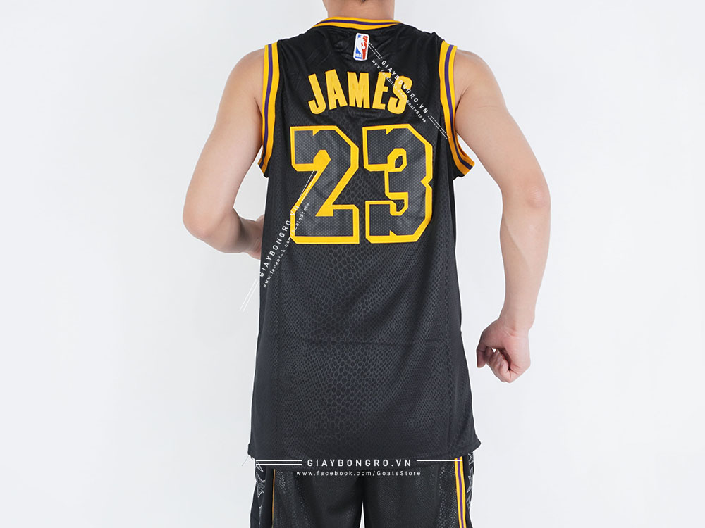 thời trang LeBron James 0020