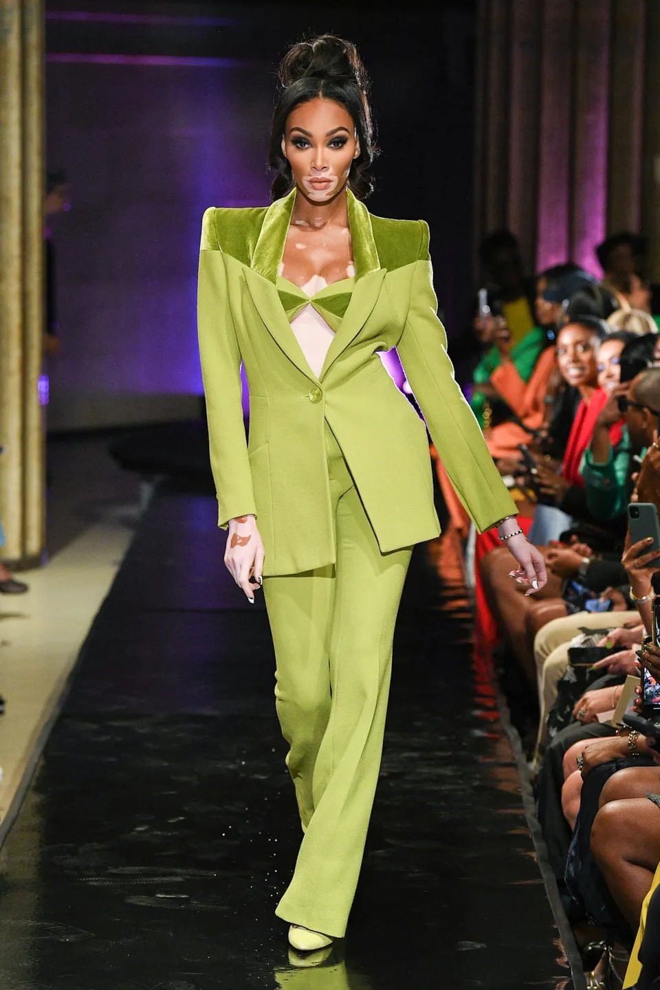 outfit thể thao của Winnie Harlow
